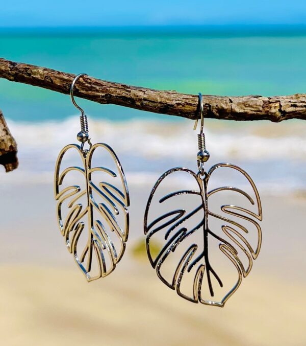 Leaf Style Silver Tone Earrings - Image 5