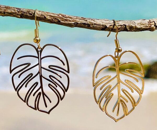 Leaf Style Gold Tone Earrings - Image 2