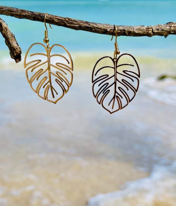 Leaf Style Gold Tone Earrings - Image 3